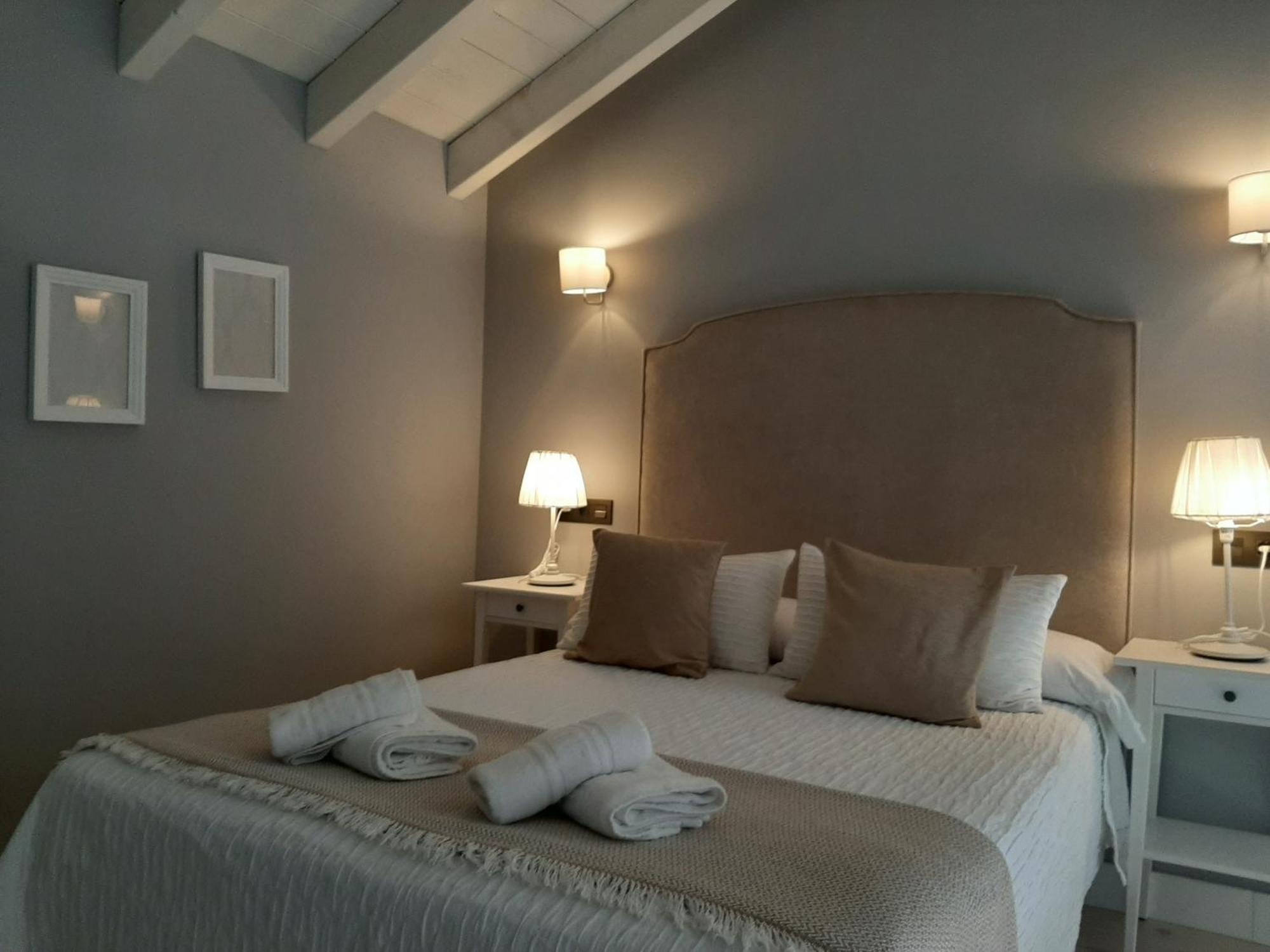 Apartamentos El Llanin Onís Pokoj fotografie