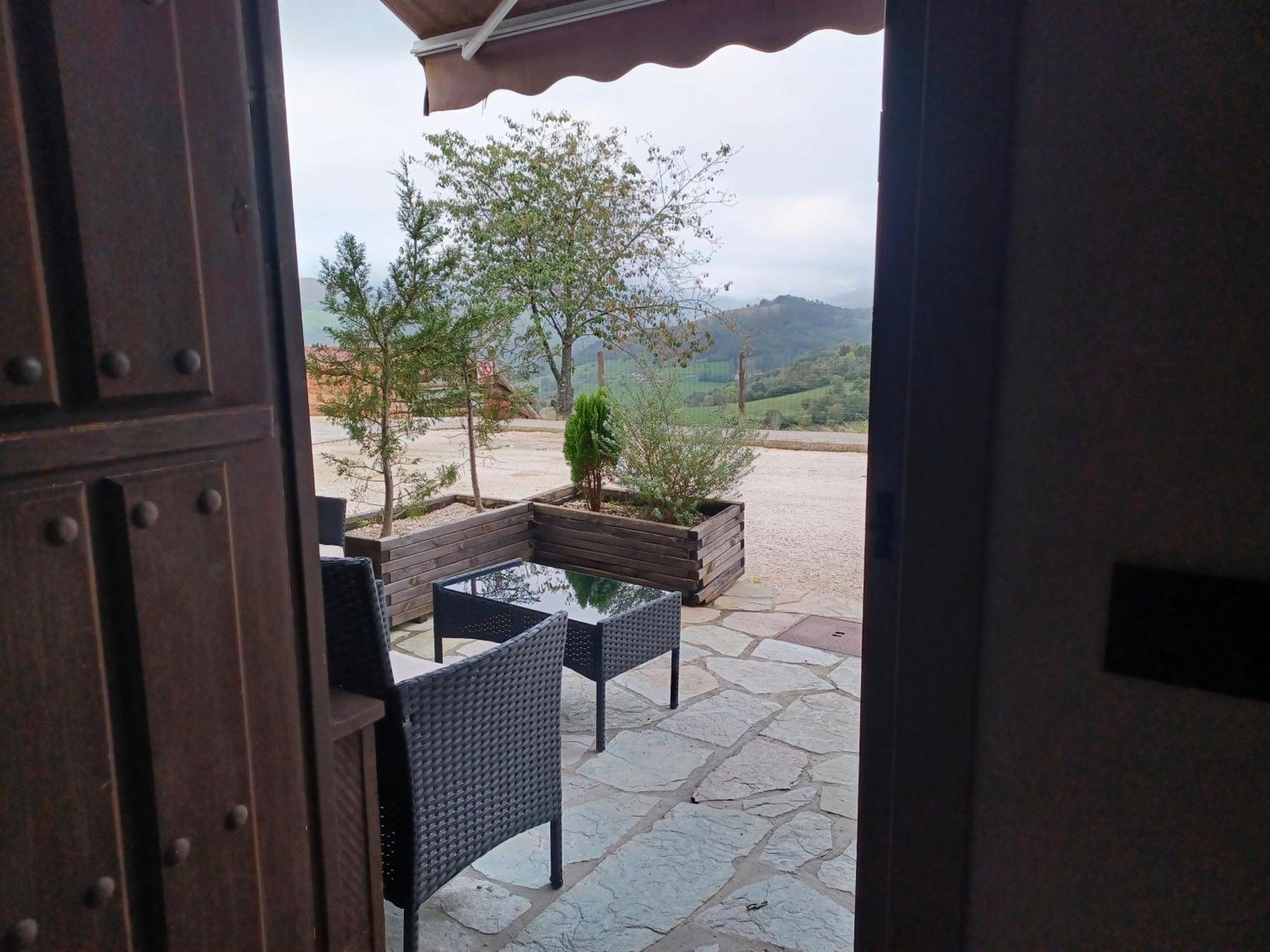 Apartamentos El Llanin Onís Pokoj fotografie