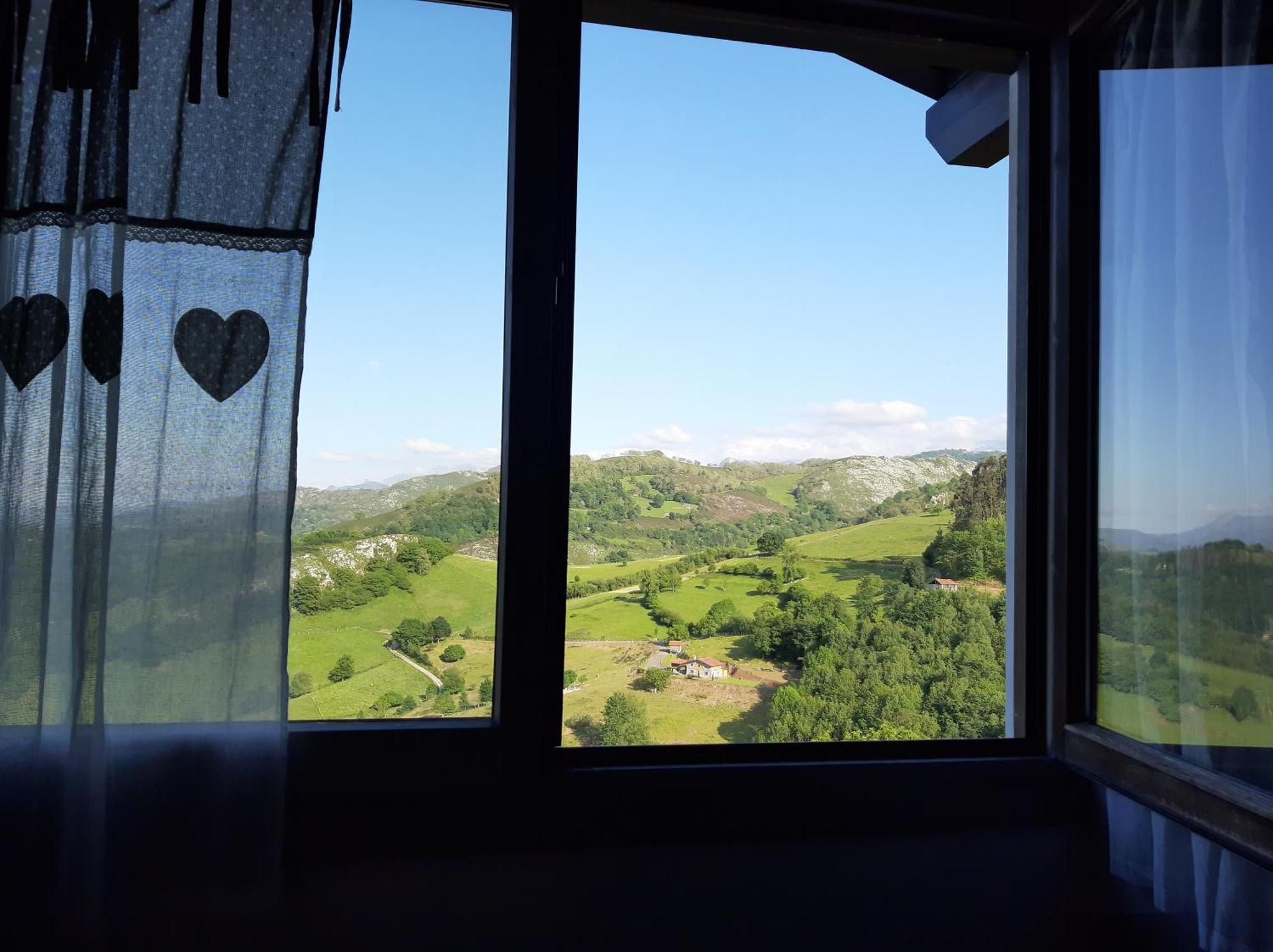 Apartamentos El Llanin Onís Pokoj fotografie