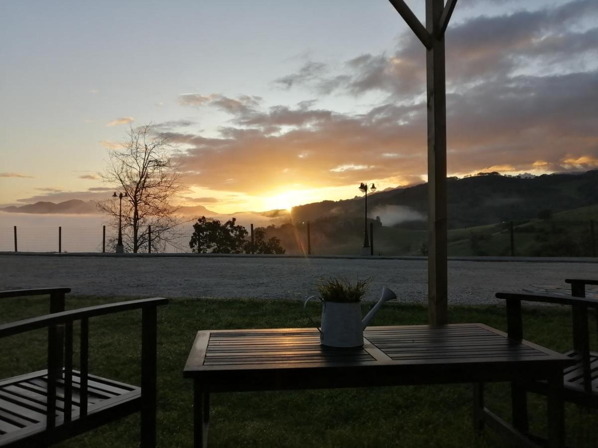 Apartamentos El Llanin Onís Exteriér fotografie